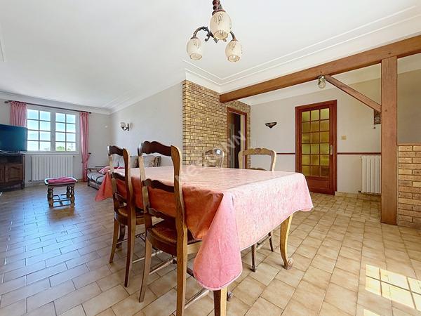 Maison à vendre à la Varenne - Proche bourg - Garage 70 m² non attenant