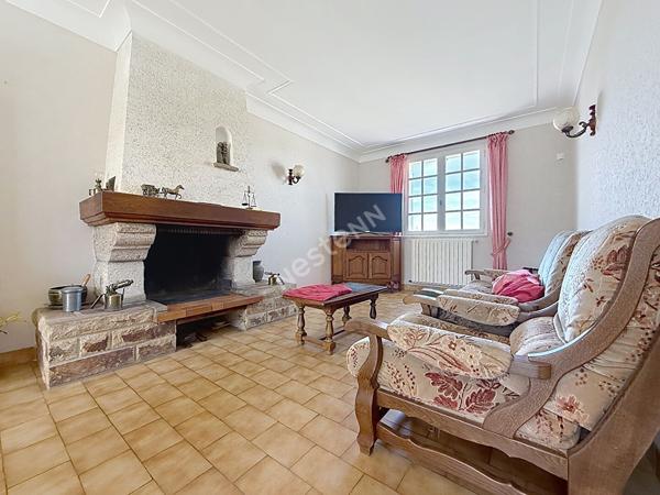 Maison à vendre à la Varenne - Proche bourg - Garage 70 m² non attenant
