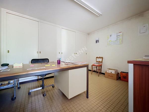 Maison à vendre à la Varenne - Proche bourg - Garage 70 m² non attenant