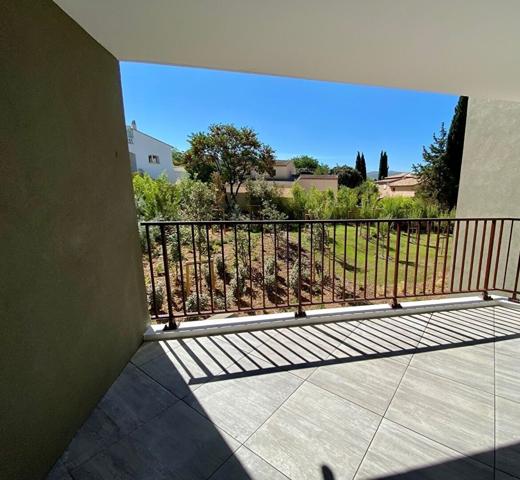 Appartement à louer 1 040 € CC Marseille 3 p 61 m² DPE