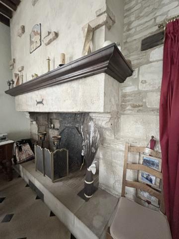 Belle demeure de 200m² au centre ville de Châtillon-sur-Seine sur 650m² de terrain avec atelier . Châtillon-sur-Seine (21400)