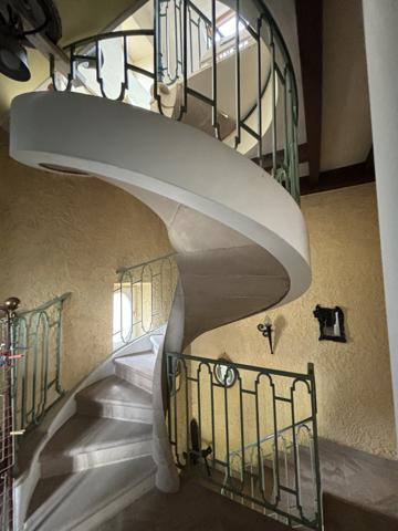 Belle demeure de 200m² au centre ville de Châtillon-sur-Seine sur 650m² de terrain avec atelier . Châtillon-sur-Seine (21400)