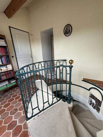 Belle demeure de 200m² au centre ville de Châtillon-sur-Seine sur 650m² de terrain avec atelier . Châtillon-sur-Seine (21400)