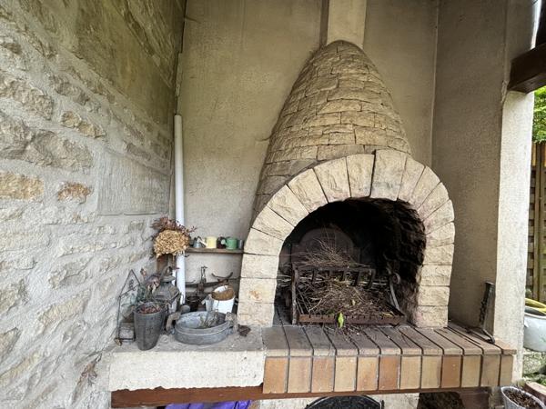 Belle demeure de 200m² au centre ville de Châtillon-sur-Seine sur 650m² de terrain avec atelier . Châtillon-sur-Seine (21400)