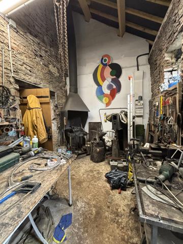 Belle demeure de 200m² au centre ville de Châtillon-sur-Seine sur 650m² de terrain avec atelier . Châtillon-sur-Seine (21400)