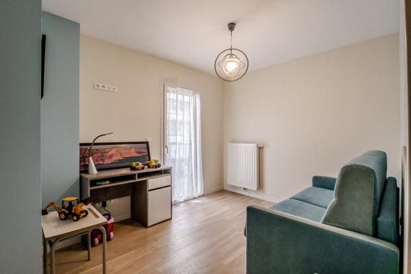ANTHY-SUR-LÉMAN – APPARTEMENT TRAVERSANT AVEC VUE EXCEPTIONNELLE SUR LE LAC