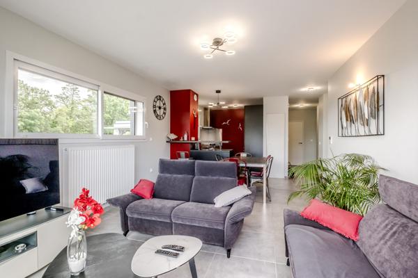 ANTHY-SUR-LÉMAN – APPARTEMENT TRAVERSANT AVEC VUE EXCEPTIONNELLE SUR LE LAC