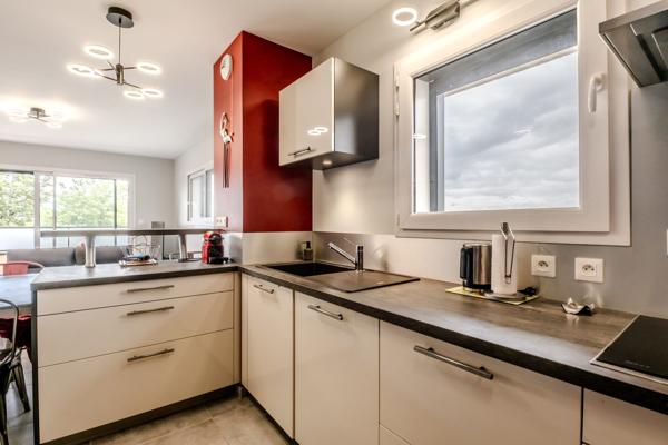 ANTHY-SUR-LÉMAN – APPARTEMENT TRAVERSANT AVEC VUE EXCEPTIONNELLE SUR LE LAC