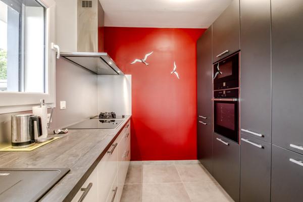ANTHY-SUR-LÉMAN – APPARTEMENT TRAVERSANT AVEC VUE EXCEPTIONNELLE SUR LE LAC