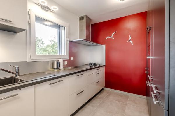 ANTHY-SUR-LÉMAN – APPARTEMENT TRAVERSANT AVEC VUE EXCEPTIONNELLE SUR LE LAC