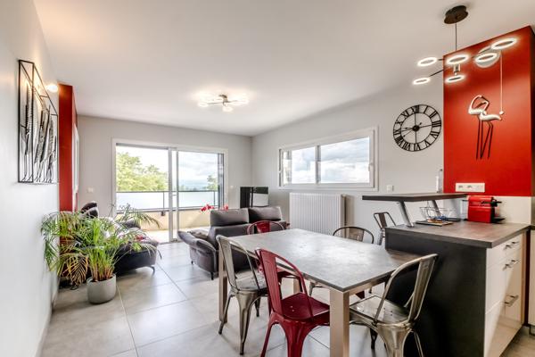 ANTHY-SUR-LÉMAN – APPARTEMENT TRAVERSANT AVEC VUE EXCEPTIONNELLE SUR LE LAC