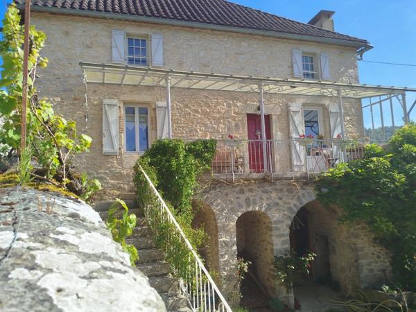 Ensemble immobilier, maison et logements locatifs sur 1,5 ha de terrain