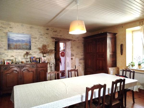 Ensemble immobilier, maison et logements locatifs sur 1,5 ha de terrain