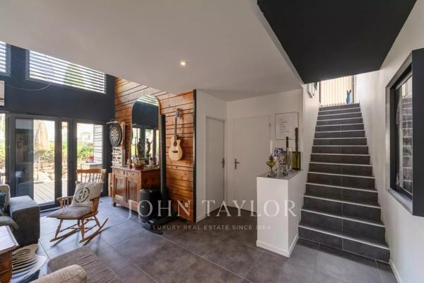 Maison de caractère avec piscine et grand terrain à vendre à Ventabren – Proche Aix-en-Provence
