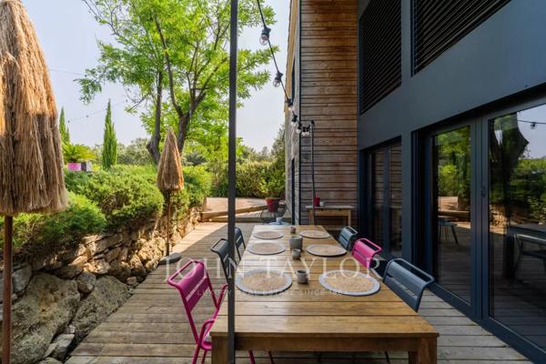 Maison de caractère avec piscine et grand terrain à vendre à Ventabren – Proche Aix-en-Provence