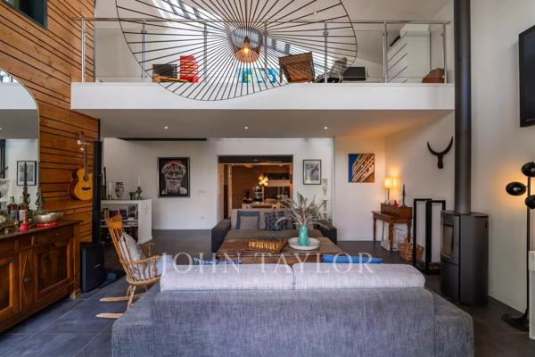 Maison de caractère avec piscine et grand terrain à vendre à Ventabren – Proche Aix-en-Provence
