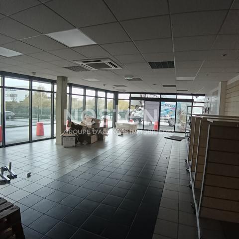 Exceptionnel emplacement - A louer Local commercial Vannes  492 m2