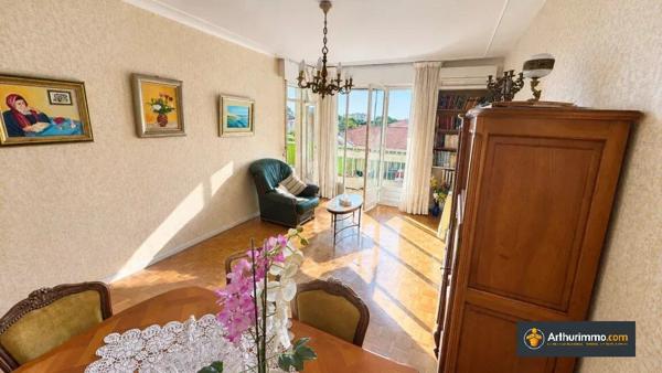 Vente                                                      Appartement
                        
                     4 pièces                      85 m2                     à Nice