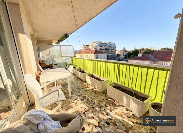 Vente                                                      Appartement
                        
                     4 pièces                      85 m2                     à Nice
