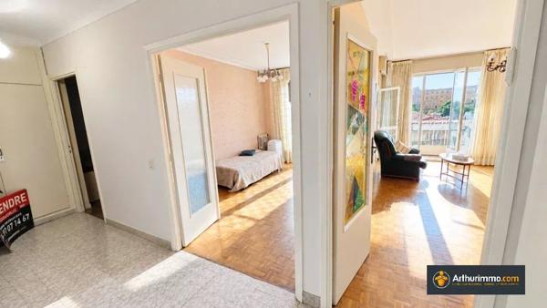 Vente                                                      Appartement
                        
                     4 pièces                      85 m2                     à Nice