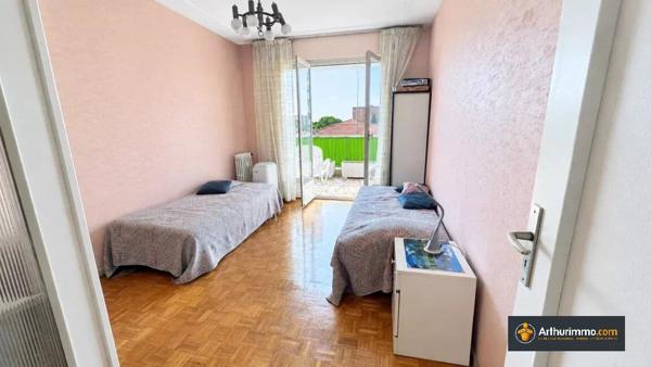 Vente                                                      Appartement
                        
                     4 pièces                      85 m2                     à Nice