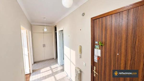 Vente                                                      Appartement
                        
                     4 pièces                      85 m2                     à Nice