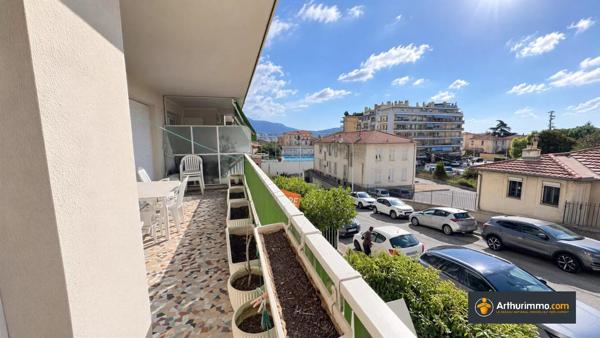 Vente                                                      Appartement
                        
                     4 pièces                      85 m2                     à Nice