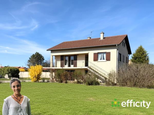 Maison
         5 pièces
        - 104 m² Exclusivité 235 000 € *