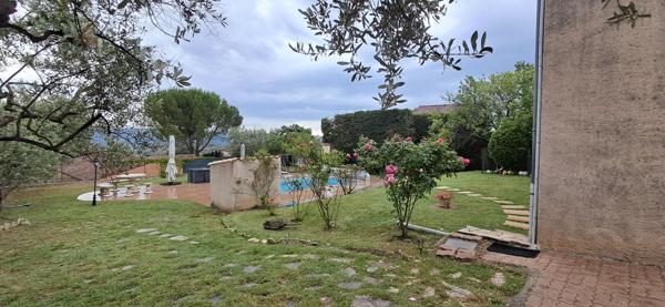 BELLE MAISON AVEC PISCINE MEUBLEE VILLENEUVE