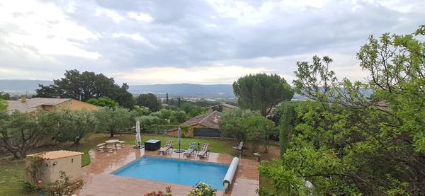 BELLE MAISON AVEC PISCINE MEUBLEE VILLENEUVE