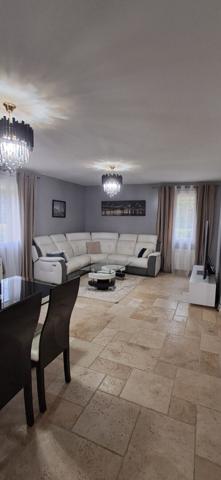 BELLE MAISON AVEC PISCINE MEUBLEE VILLENEUVE