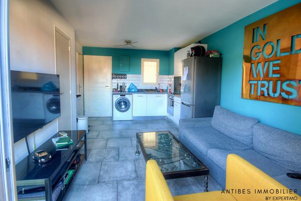 Golfe Juan (06220) 2 PIECES PISCINE SUR LE TOIT