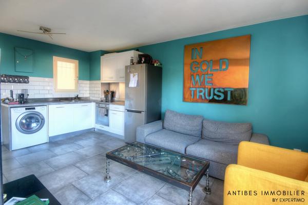 Golfe Juan (06220) 2 PIECES PISCINE SUR LE TOIT