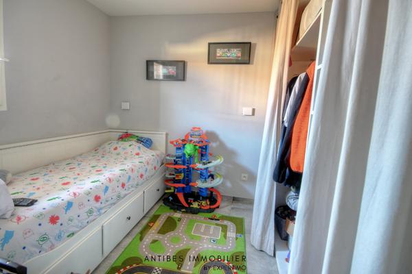 Golfe Juan (06220) 2 PIECES PISCINE SUR LE TOIT