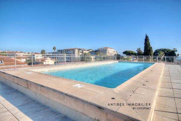 Golfe Juan (06220) 2 PIECES PISCINE SUR LE TOIT