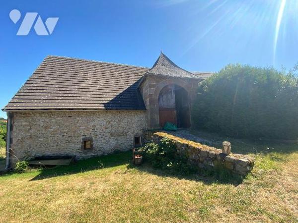 A vendre à Drignac commune d'Ally (CANTAL), dans un hameau verdoyant, au calme avec une jolie v...