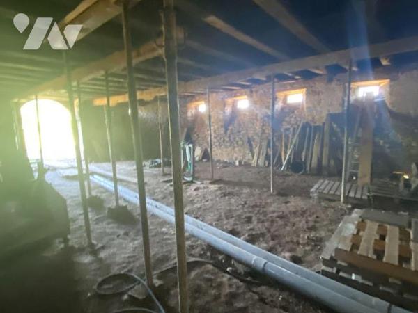 A vendre à Drignac commune d'Ally (CANTAL), dans un hameau verdoyant, au calme avec une jolie v...