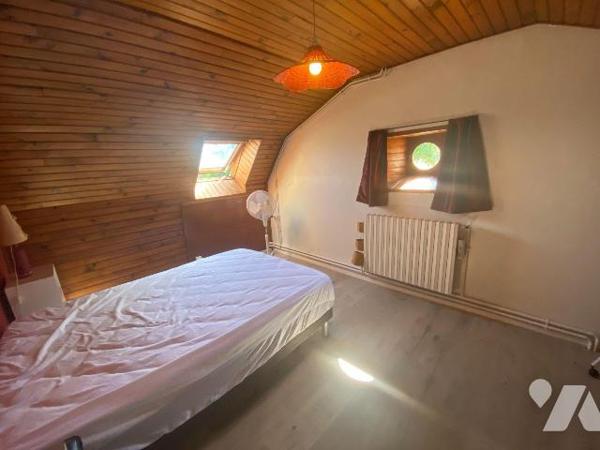 A vendre à Drignac commune d'Ally (CANTAL), dans un hameau verdoyant, au calme avec une jolie v...