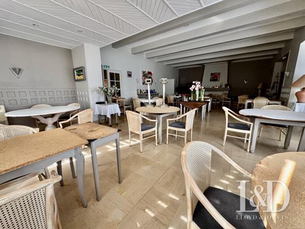 Hôtel-Restaurant avec Licence IV, appart T3 neuf et terrain constructible
