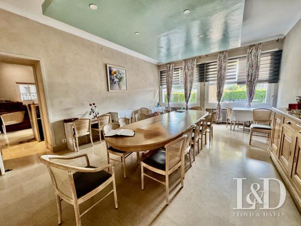 Hôtel-Restaurant avec Licence IV, appart T3 neuf et terrain constructible