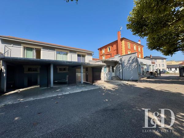 Hôtel-Restaurant avec Licence IV, appart T3 neuf et terrain constructible