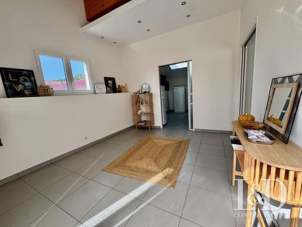 Hôtel-Restaurant avec Licence IV, appart T3 neuf et terrain constructible