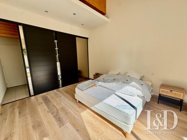 Hôtel-Restaurant avec Licence IV, appart T3 neuf et terrain constructible