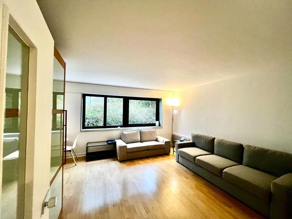 Triangle d'or - Location Grand Studio - 39 m2