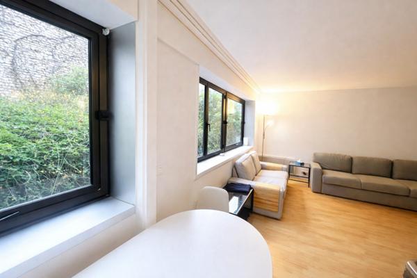 Triangle d'or - Location Grand Studio - 39 m2