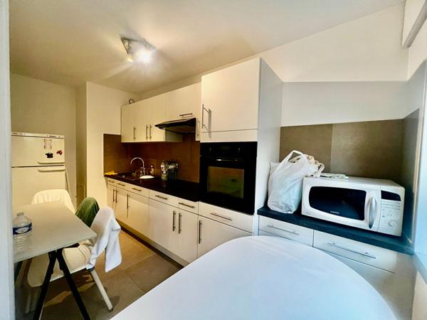 Triangle d'or - Location Grand Studio - 39 m2