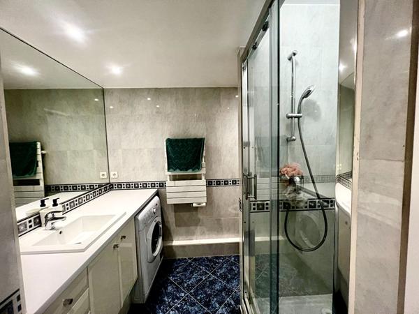 Triangle d'or - Location Grand Studio - 39 m2