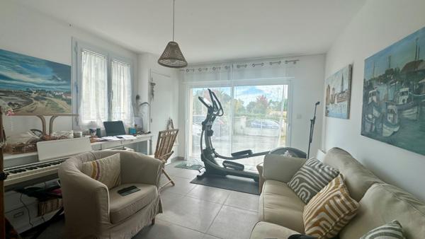 Maison avec piscine, 4 chambres + 1 bureau, Thénac