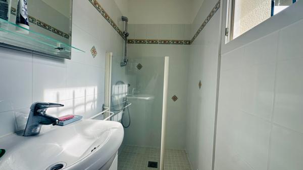 Maison avec piscine, 4 chambres + 1 bureau, Thénac