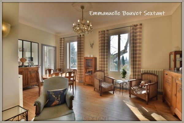 Superbe maison bourgeoise, proche Bergerac, très beaux volumes, jardin, garage, car-port, piscine, solarium, accès voie verte
